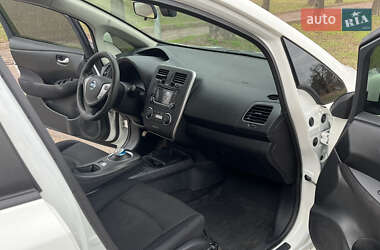 Хетчбек Nissan Leaf 2015 в 