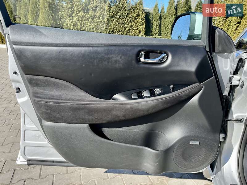 Хетчбек Nissan Leaf 2016 в Волочиську