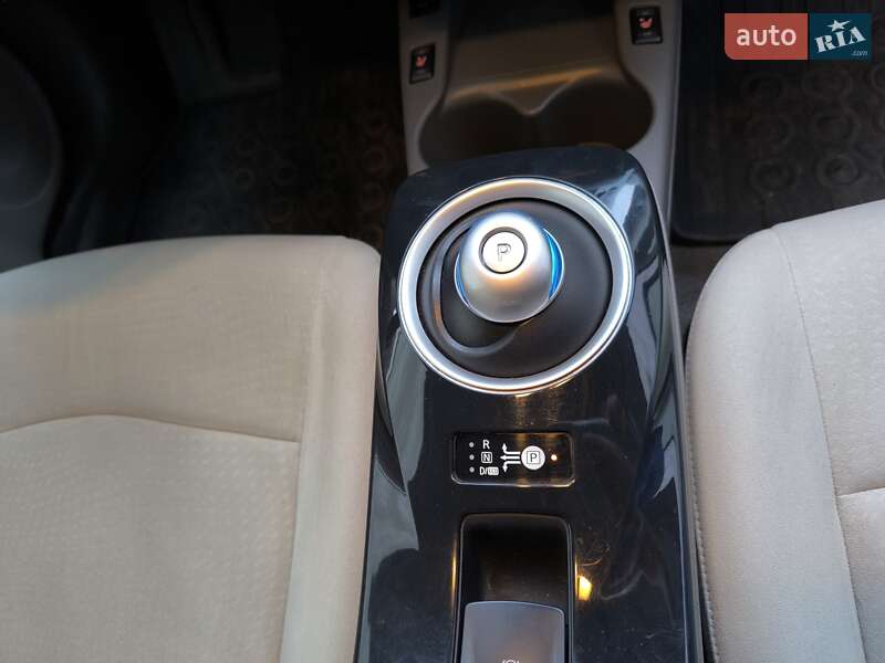 Хетчбек Nissan Leaf 2012 в Херсоні