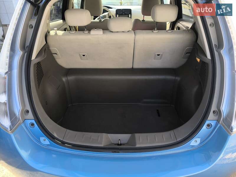 Хетчбек Nissan Leaf 2012 в Херсоні