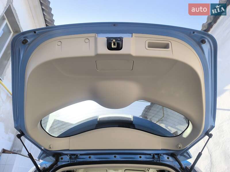 Хетчбек Nissan Leaf 2012 в Херсоні