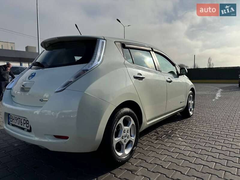Хетчбек Nissan Leaf 2011 в Одесі