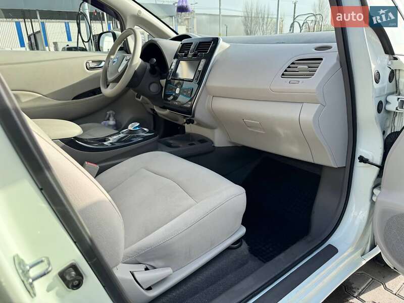 Хетчбек Nissan Leaf 2011 в Одесі