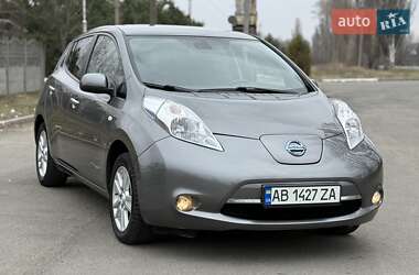 Хэтчбек Nissan Leaf 2015 в 
