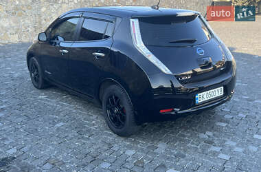 Хэтчбек Nissan Leaf 2016 в 