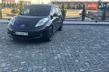 Хэтчбек Nissan Leaf 2016 в 