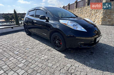 Хэтчбек Nissan Leaf 2016 в 