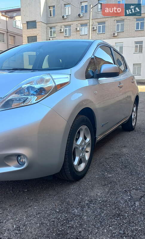 Хетчбек Nissan Leaf 2013 в Черкасах