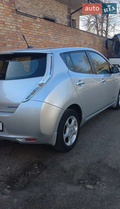 Хетчбек Nissan Leaf 2013 в Черкасах