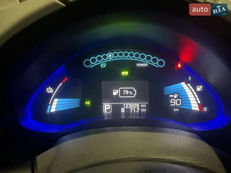 Хетчбек Nissan Leaf 2013 в Черкасах