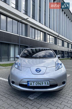Хетчбек Nissan Leaf 2012 в 