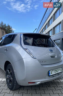 Хетчбек Nissan Leaf 2012 в 