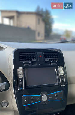 Хетчбек Nissan Leaf 2012 в 