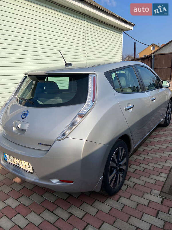 Хетчбек Nissan Leaf 2016 в Чернігові фото 3 Хетчбек Nissan Leaf 2016 в Чернігові