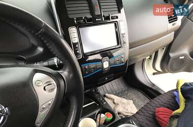 Хэтчбек Nissan Leaf 2013 в 