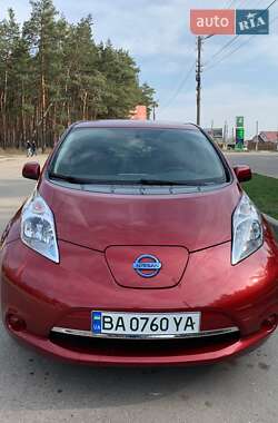 Хэтчбек Nissan Leaf 2014 в 