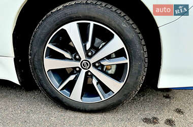 Хетчбек Nissan Leaf 2022 в 
