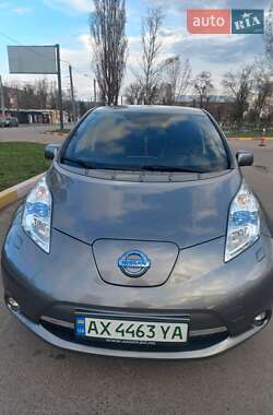 Хэтчбек Nissan Leaf 2016 в 