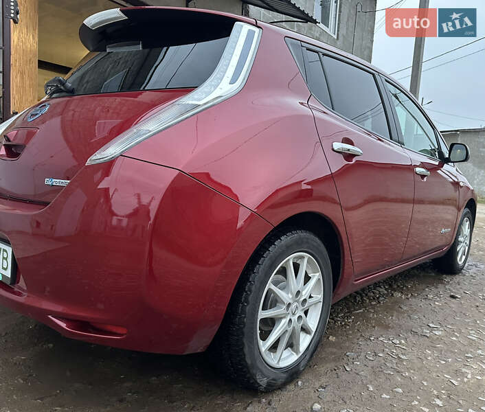 Хэтчбек Nissan Leaf 2016 в Стрые