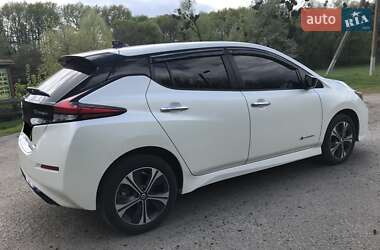 Хэтчбек Nissan Leaf 2018 в 