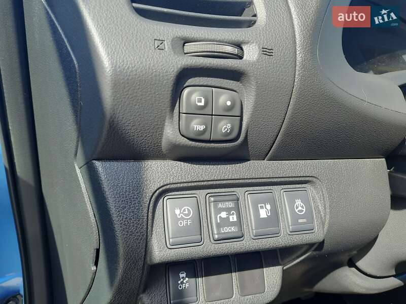 Хетчбек Nissan Leaf 2013 в Луцьку