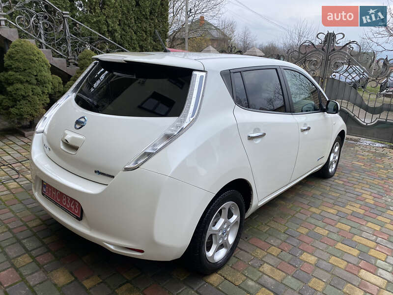 Хэтчбек Nissan Leaf 2014 в Черновцах