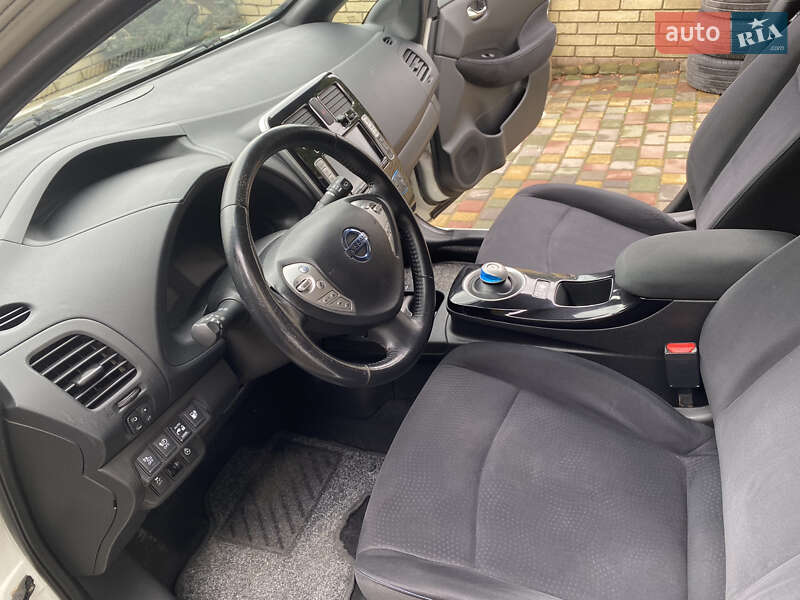 Хэтчбек Nissan Leaf 2014 в Черновцах