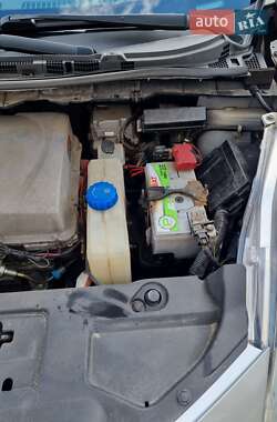 Хетчбек Nissan Leaf 2013 в 