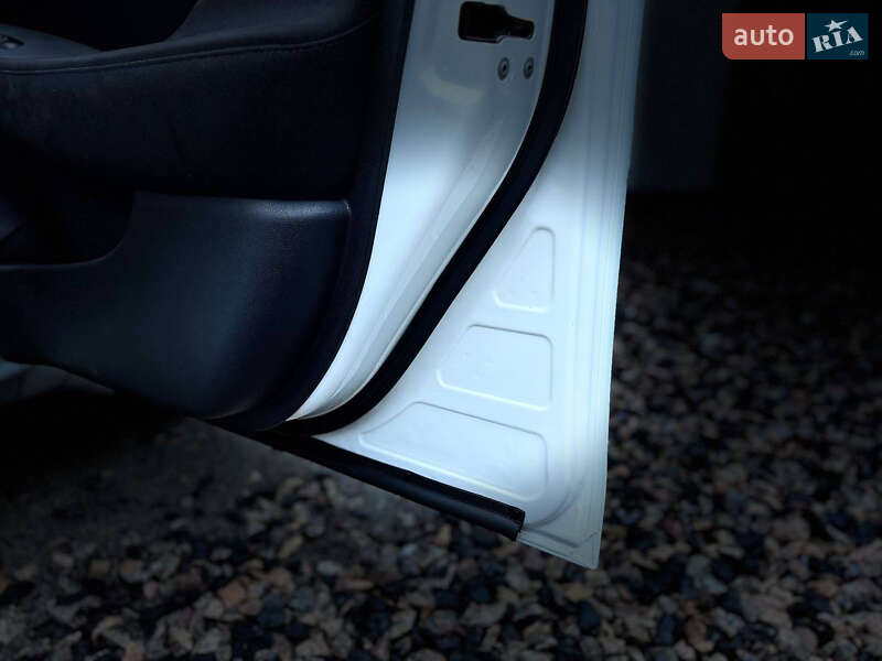 Хэтчбек Nissan Leaf 2014 в Черкассах