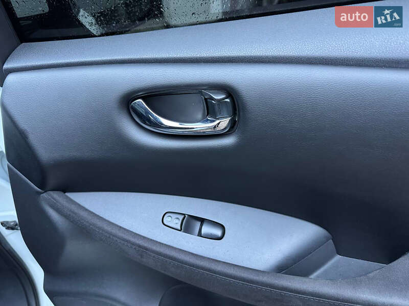 Хэтчбек Nissan Leaf 2014 в Черкассах