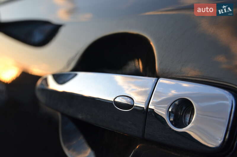 Хэтчбек Nissan Leaf 2012 в Луцке