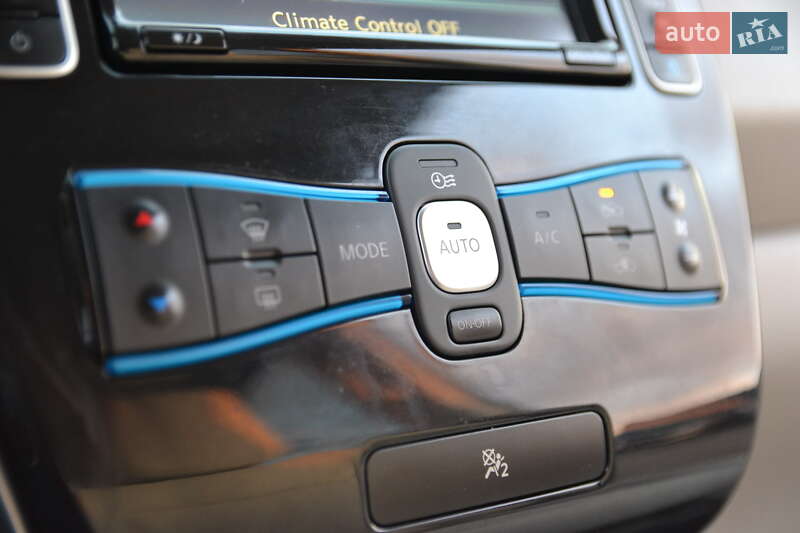 Хэтчбек Nissan Leaf 2012 в Луцке
