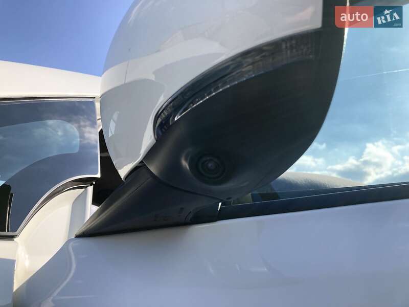 Хетчбек Nissan Leaf 2019 в Дніпрі