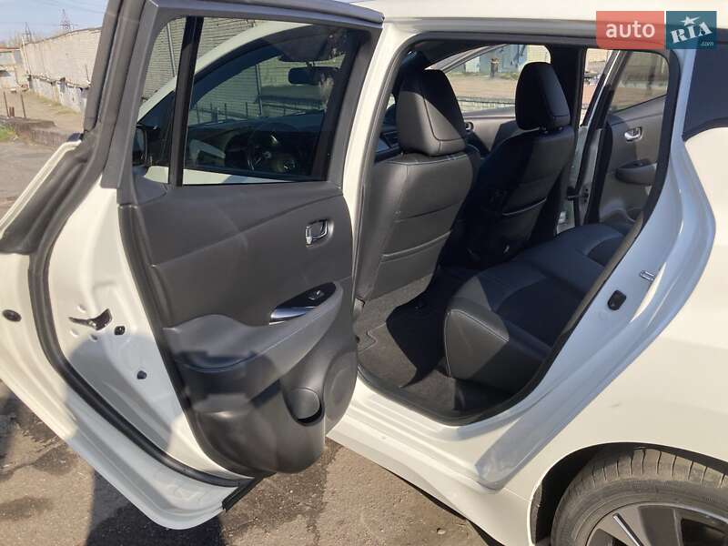 Хетчбек Nissan Leaf 2019 в Дніпрі