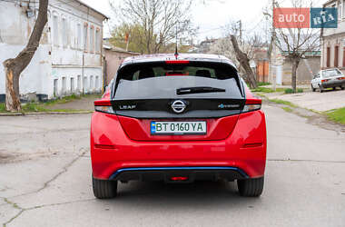 Хетчбек Nissan Leaf 2019 в 