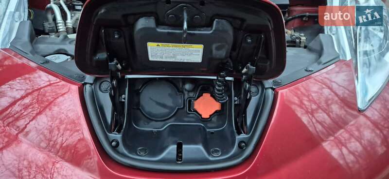 Хэтчбек Nissan Leaf 2015 в Одессе