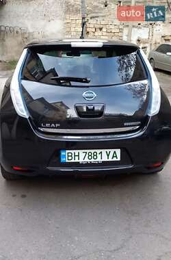 Хэтчбек Nissan Leaf 2014 в 