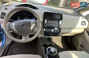 Хэтчбек Nissan Leaf 2012 в 