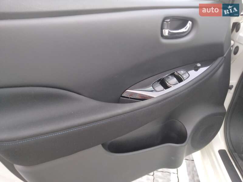 Хэтчбек Nissan Leaf 2019 в Львове