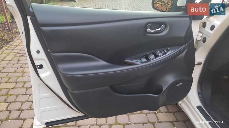 Хэтчбек Nissan Leaf 2016 в Ивано-Франковске