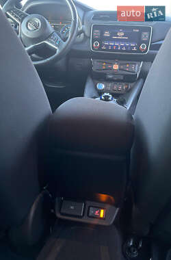 Хэтчбек Nissan Leaf 2021 в 