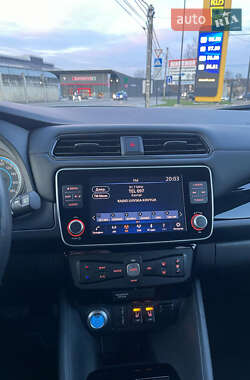 Хэтчбек Nissan Leaf 2021 в 