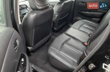 Хэтчбек Nissan Leaf 2013 в 