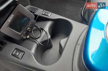 Хэтчбек Nissan Leaf 2013 в 