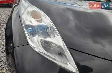 Хэтчбек Nissan Leaf 2013 в 