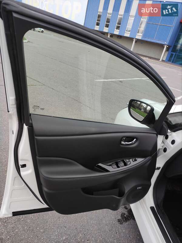 Хэтчбек Nissan Leaf 2019 в Кременчуге фото 3 Хэтчбек Nissan Leaf 2019 в Кременчуге