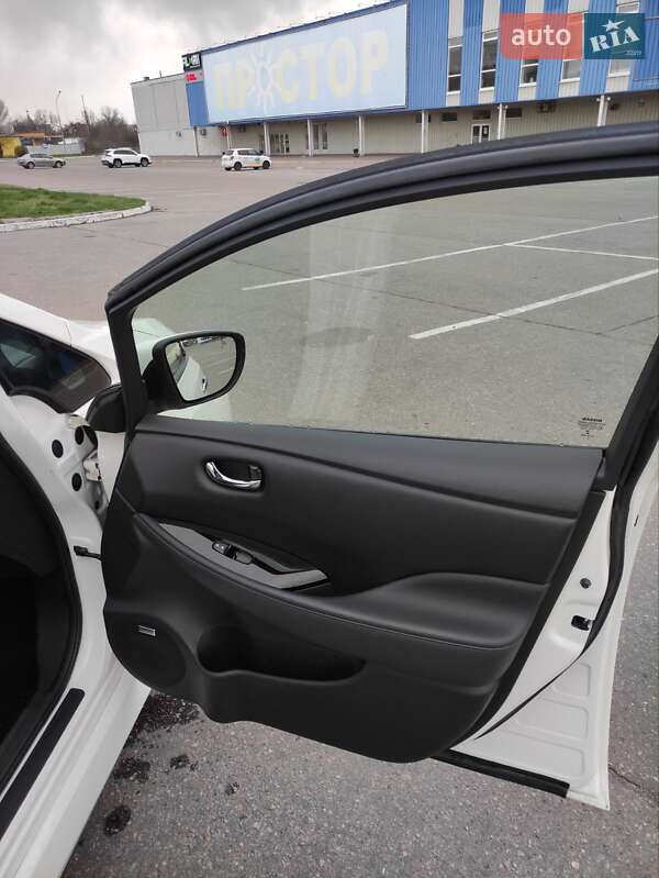 Хэтчбек Nissan Leaf 2019 в Кременчуге фото 12 Хэтчбек Nissan Leaf 2019 в Кременчуге