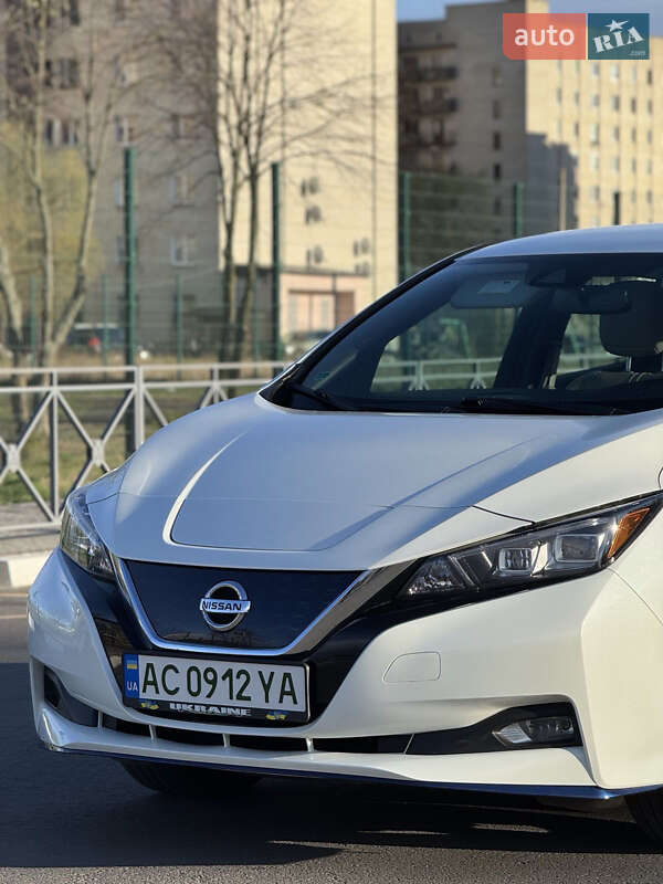Хэтчбек Nissan Leaf 2020 в 