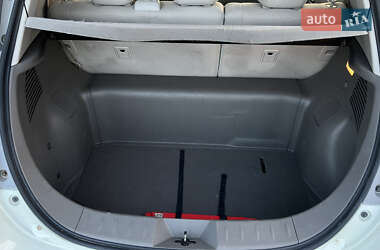 Хетчбек Nissan Leaf 2011 в 