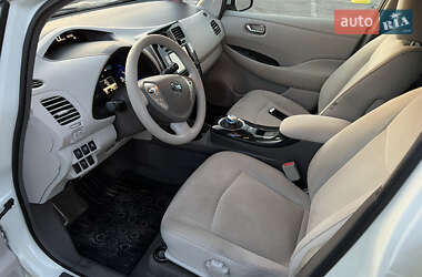 Хетчбек Nissan Leaf 2011 в 